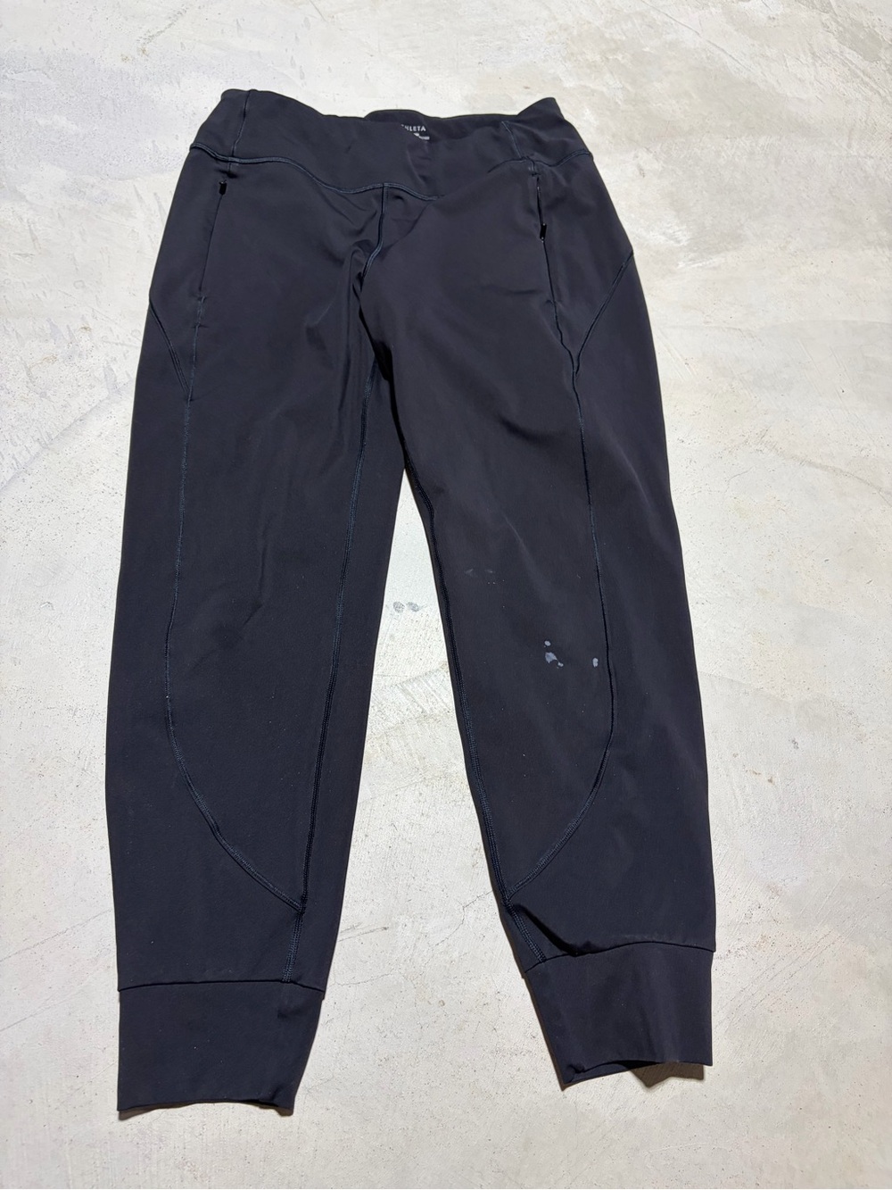 Athleta rainier jogger Black Athletic Pants medium